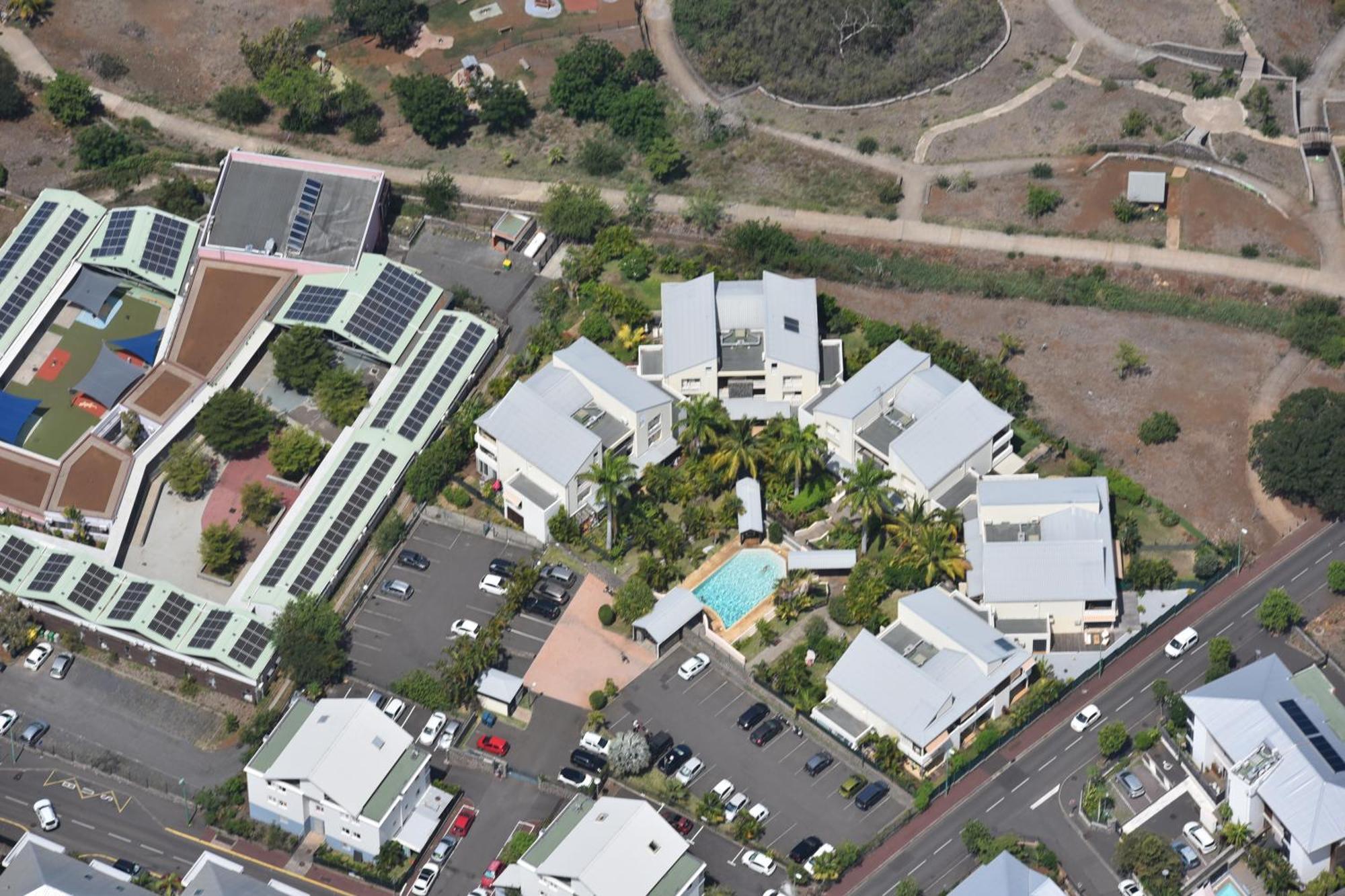 T2 Classe 4 Etoiles Avec Jardin, Piscine, Vue Mer A Saint-Gilles-Les-Bains Exterior photo
